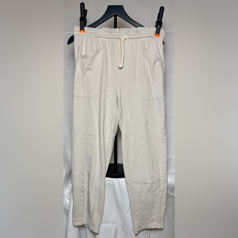 Universal Thread Women’s Cream Baggy Pants